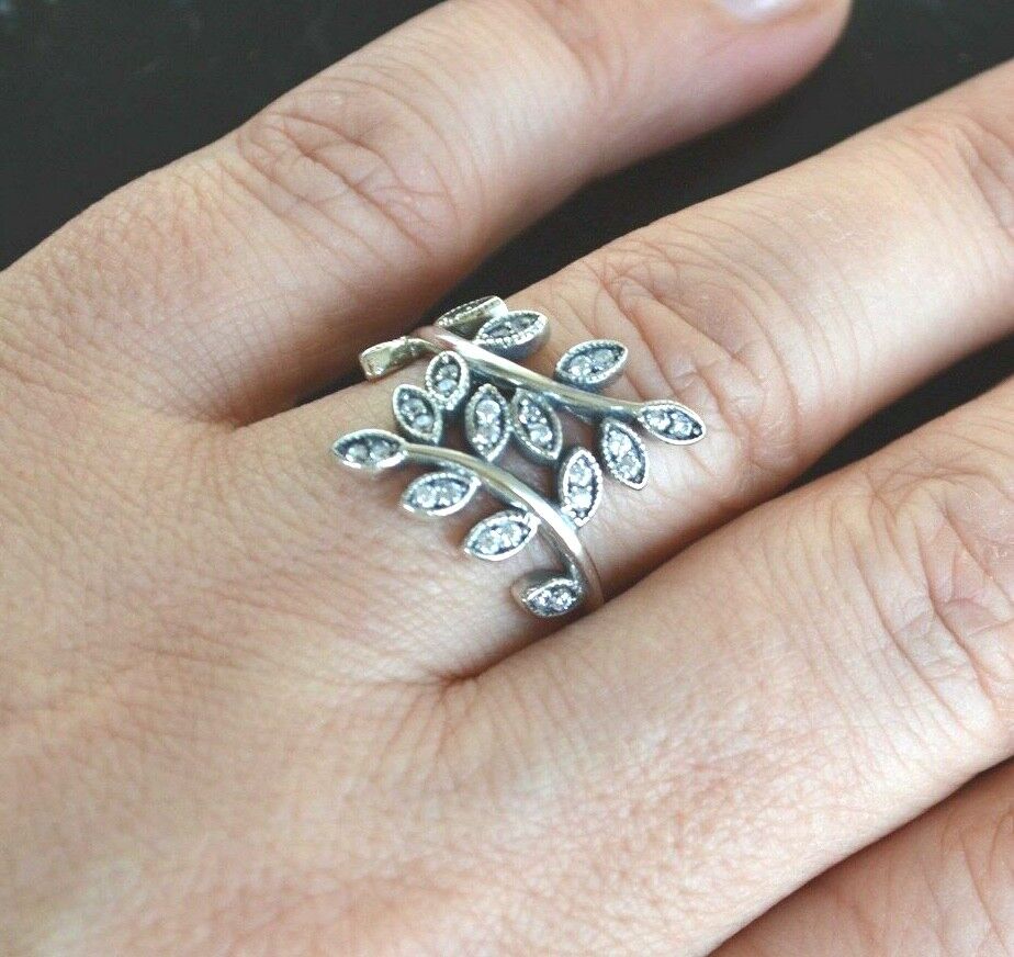 Sparkling Leaves Ring